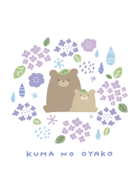 Bear parent and child/rainy season/white