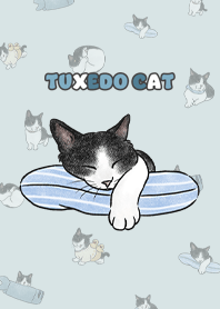tuxedocat4 / pale green