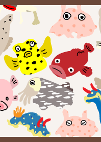 海にいる変な集団03 茶色