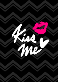 Kiss me heart-Black zigzag-