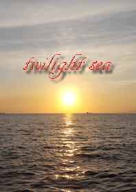 The sea at dusk makes you feel calm.