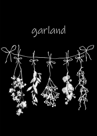 Dry Flower Garland Monochrome