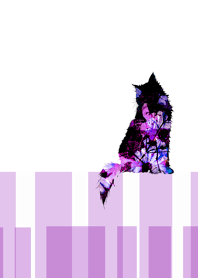紫の花を纏った猫