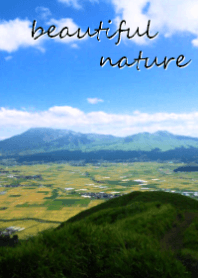 美しい自然の稜線。阿蘇大観峰