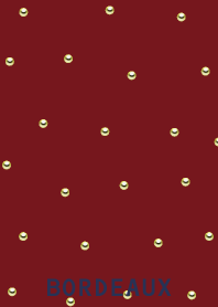 ボルドーとスタッズ