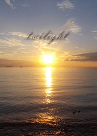 The beach at dusk attracts good luck !