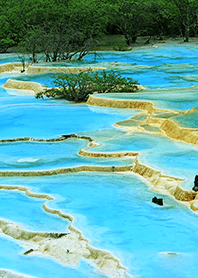 地球のパワースポット 黄龍の五彩池