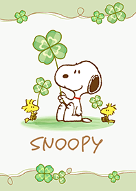 Snoopy Lucky Clover