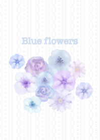 Blue flowers in knit