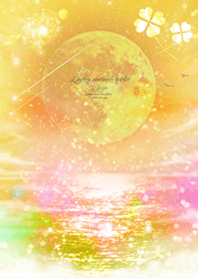 Lucky Month Gold Clover