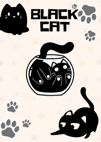 귀여운 검은 고양이와 발바닥