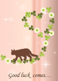 全体運を上げてくれるネコとクローバー