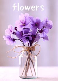 玻璃瓶裡的紫羅蘭