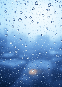 Rain through the window / YellowBluever.