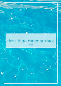 清澈的藍色水面
