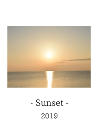 Matahari terbenam yang indah 2019 /1