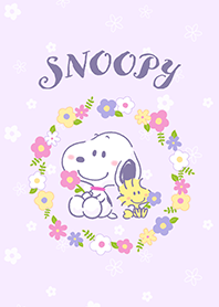 Snoopy นุ่มนิ่มน่ารักท่ามกลางดอกไม้
