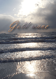 The golden beach is a strong wind.