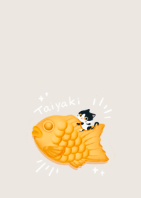taiyaki and cat