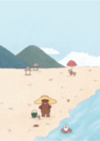 Bear-kung on the beach