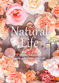 Natural life [arrangement of flowers]