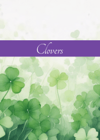 Lucky clover on purple