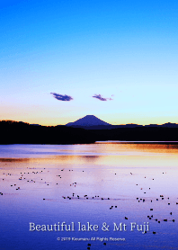 ทะเลสาบที่สวยงามและภูเขาไฟฟูจิ 3