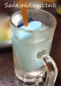 ソーダアイスの入ったカクテル