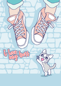 เหมียวน้อยกับเจ้านายใส่รองเท้าผ้าใบ