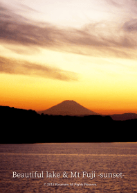 ทะเลสาบที่สวยงามและภูเขาไฟฟูจิ -sunset-